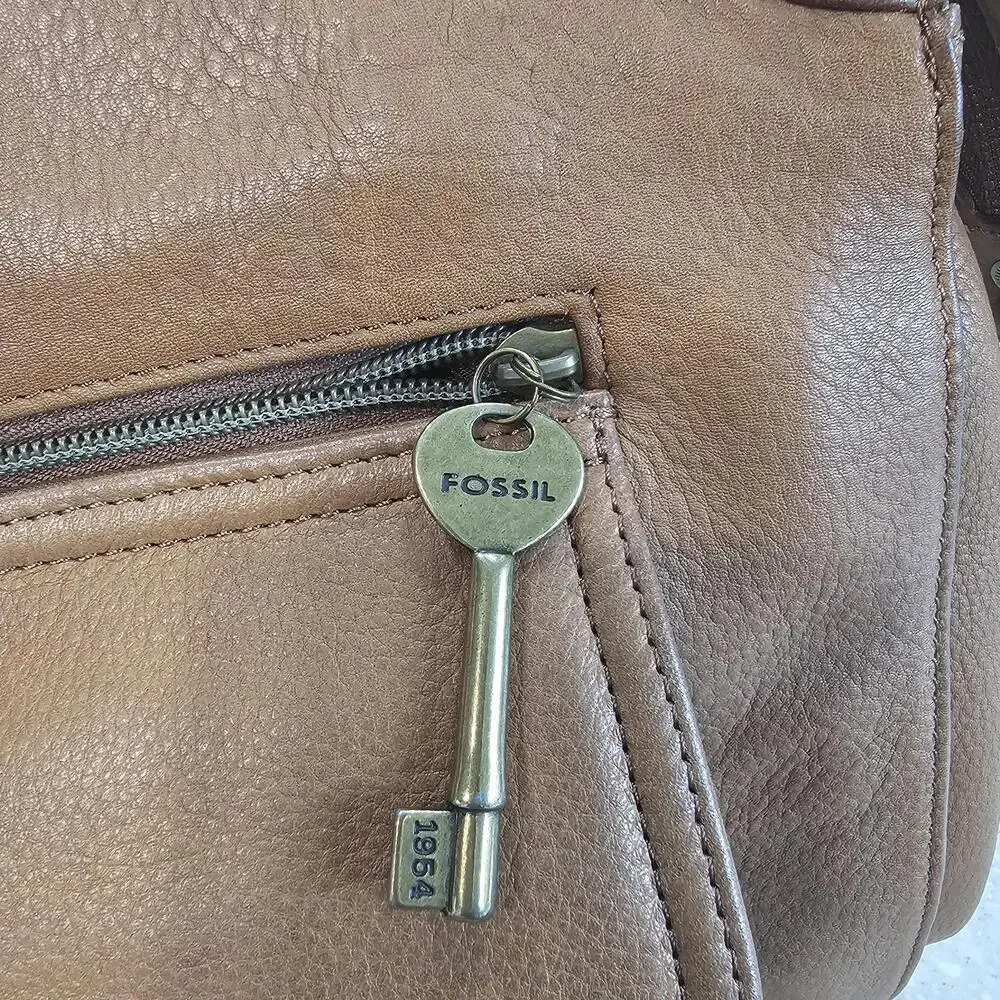 Fossil 75082 Brown Leather Crossbody Purse Bag Multi Organizer Zipper & Snap - Picture 14 of 14